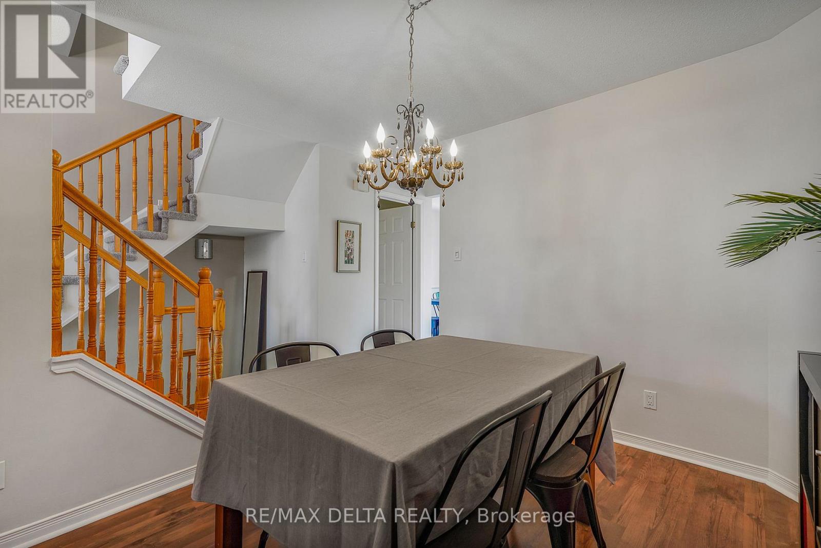 698 BROME CRESCENT - 7