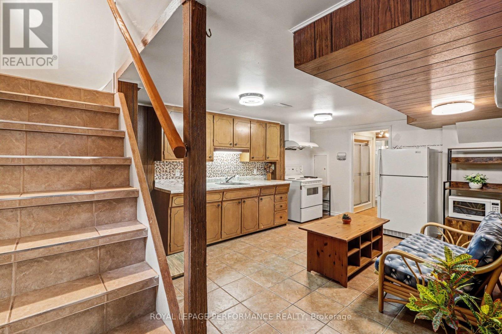 788 DICKENS AVENUE - 19