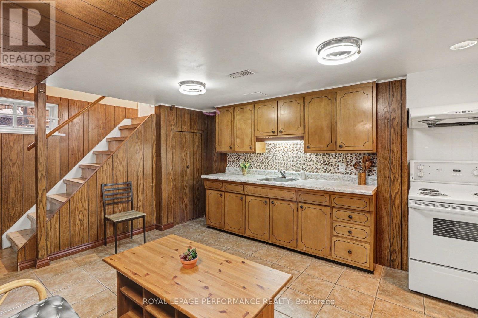 788 DICKENS AVENUE - 22