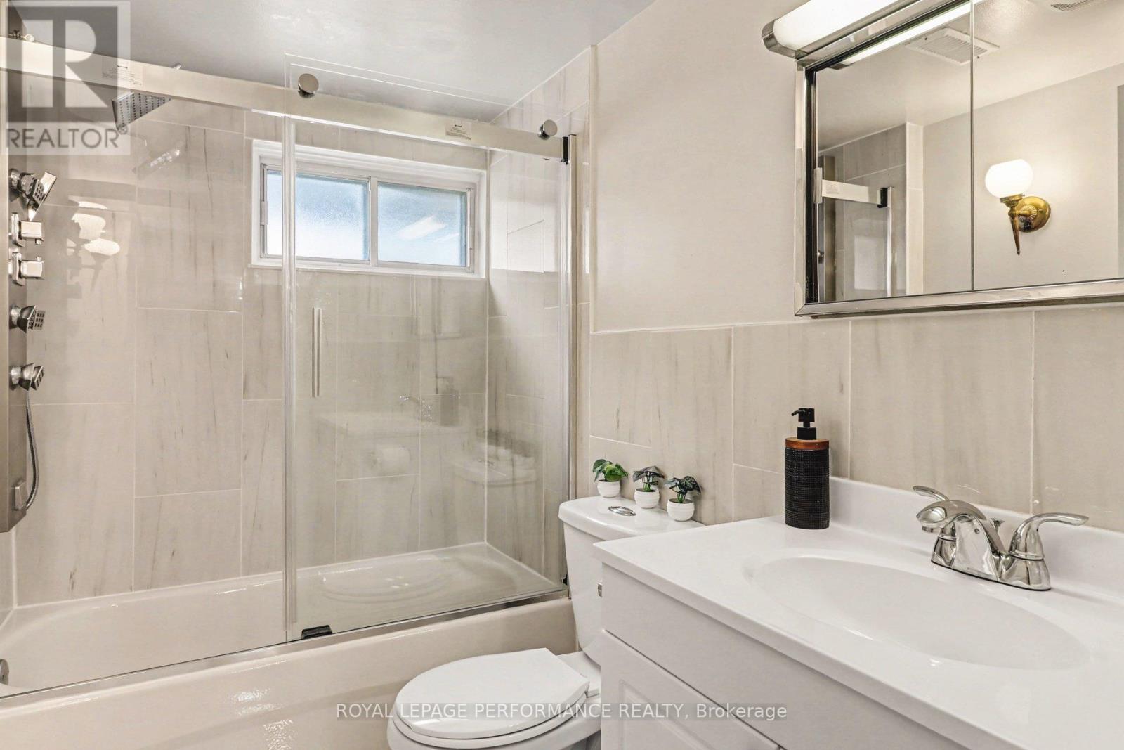 788 DICKENS AVENUE - 29