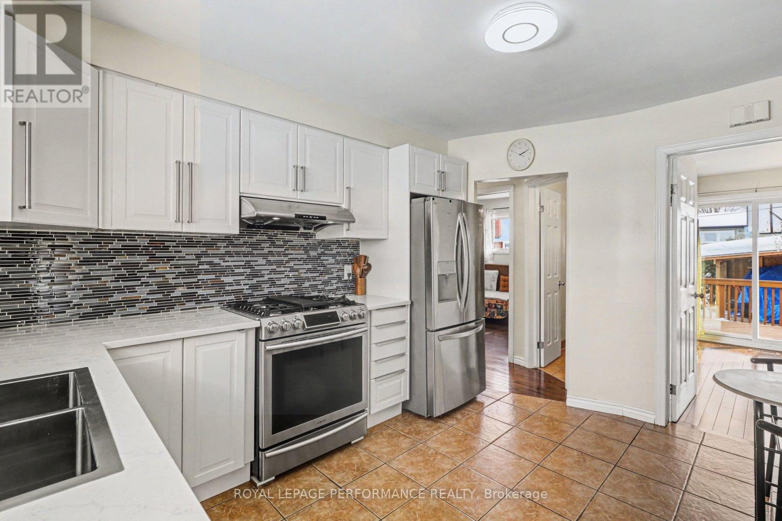 788 DICKENS AVENUE - 7