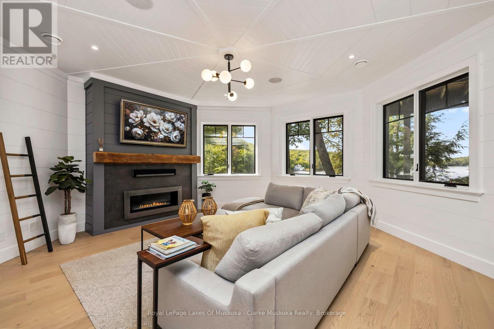 1079 TRILLIUM ROAD - 23