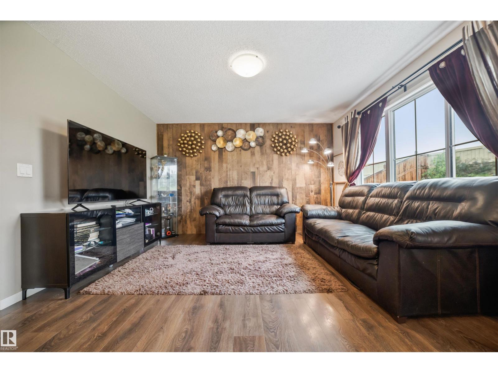 1971 51 Street SW SW - 10