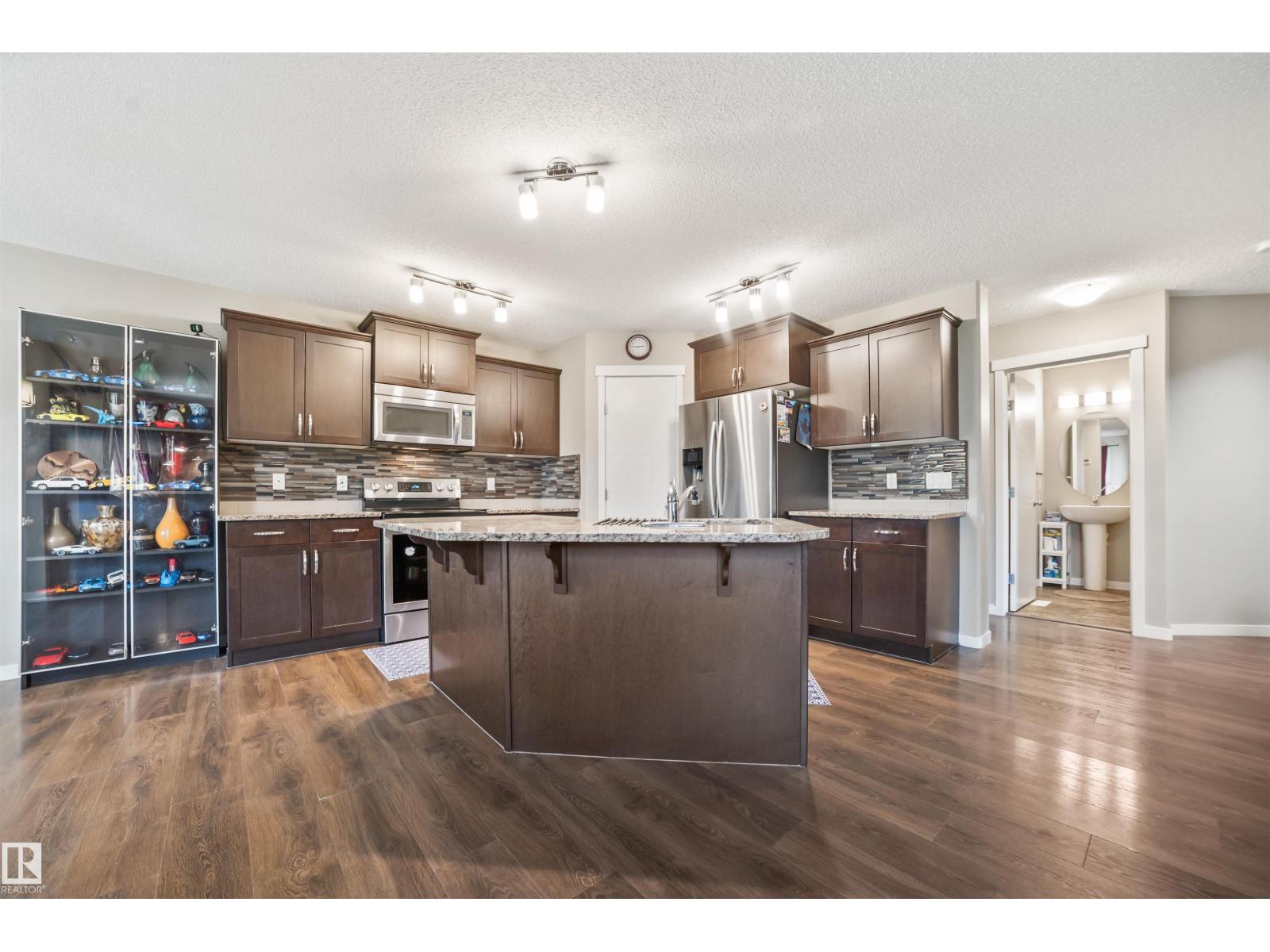 1971 51 Street SW SW - 17