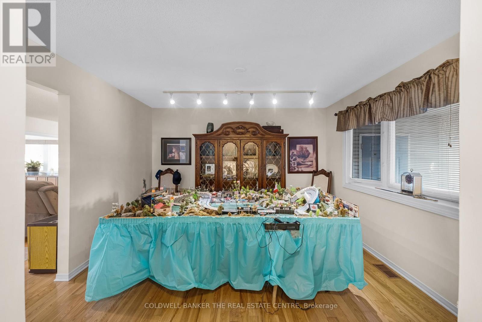 1 REYNOLDS PLACE - 23