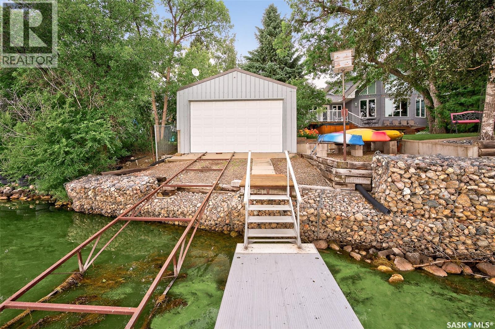417 Daniel DRIVE - 83