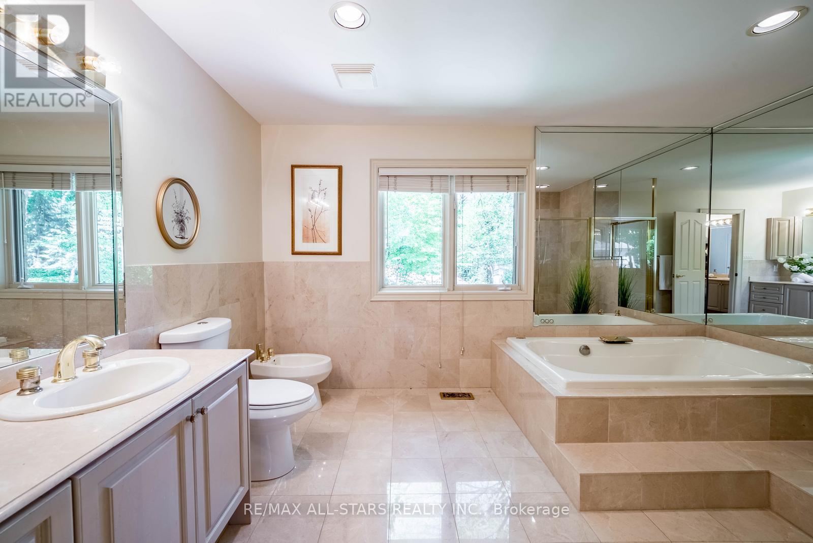 41 DEEPWOOD CRESCENT - 28