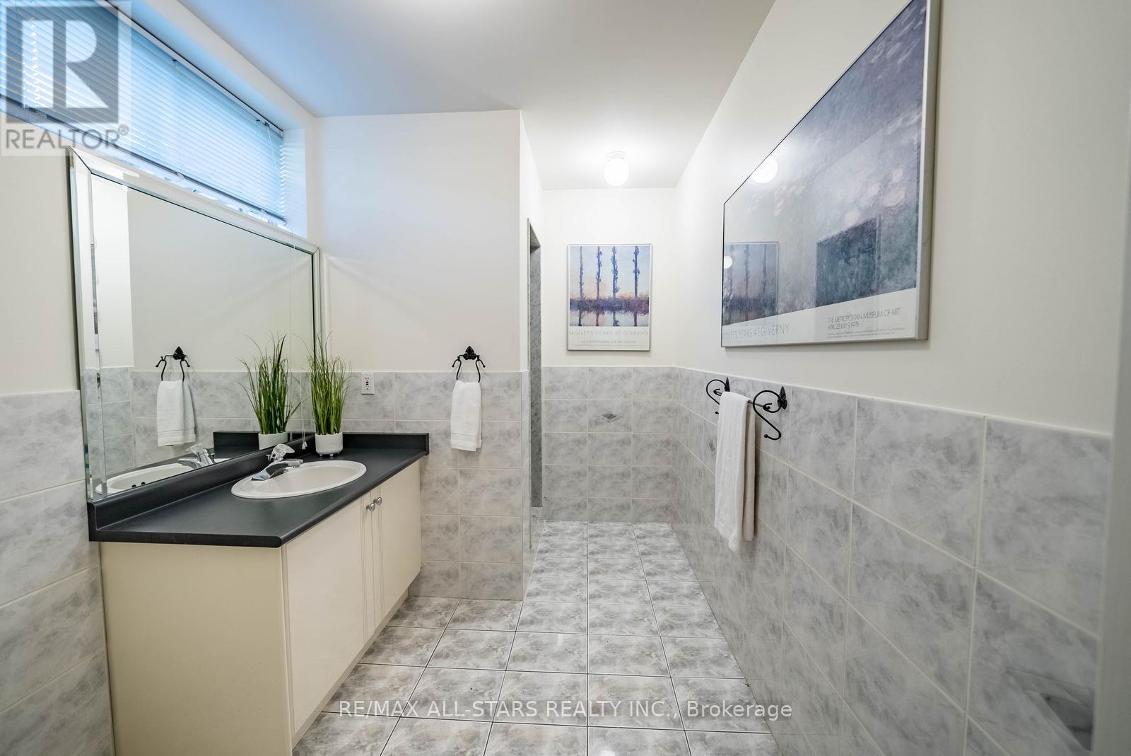 41 DEEPWOOD CRESCENT - 40