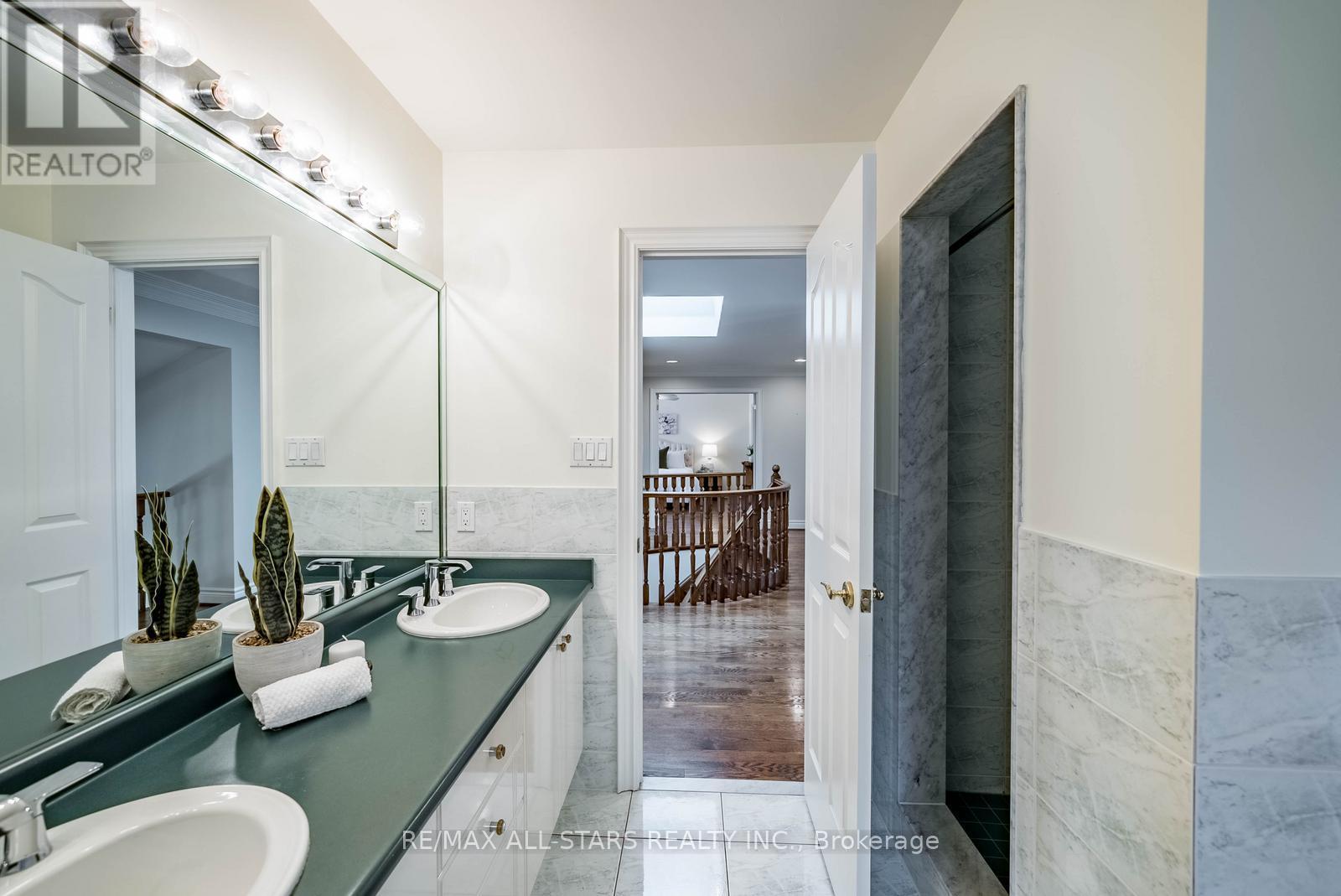 41 DEEPWOOD CRESCENT - 35