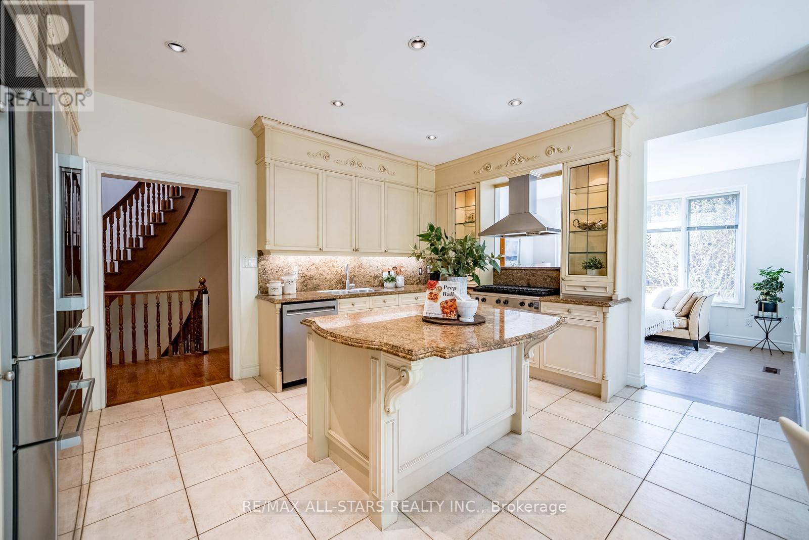 41 DEEPWOOD CRESCENT - 12