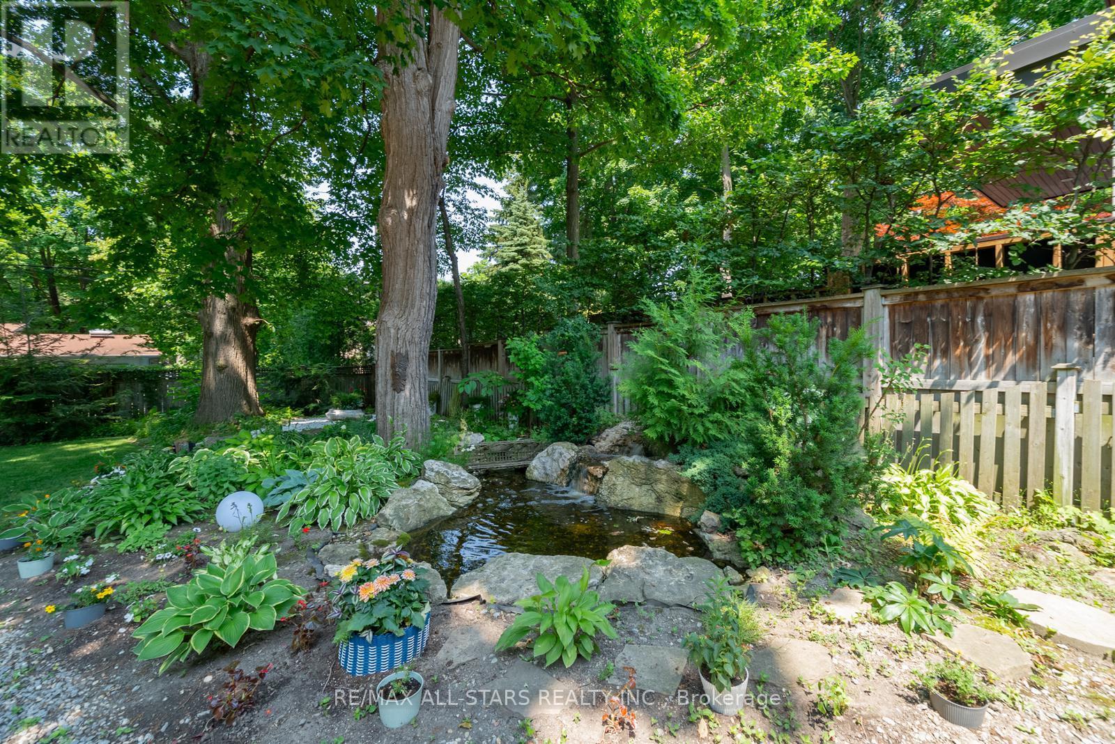 41 DEEPWOOD CRESCENT - 43