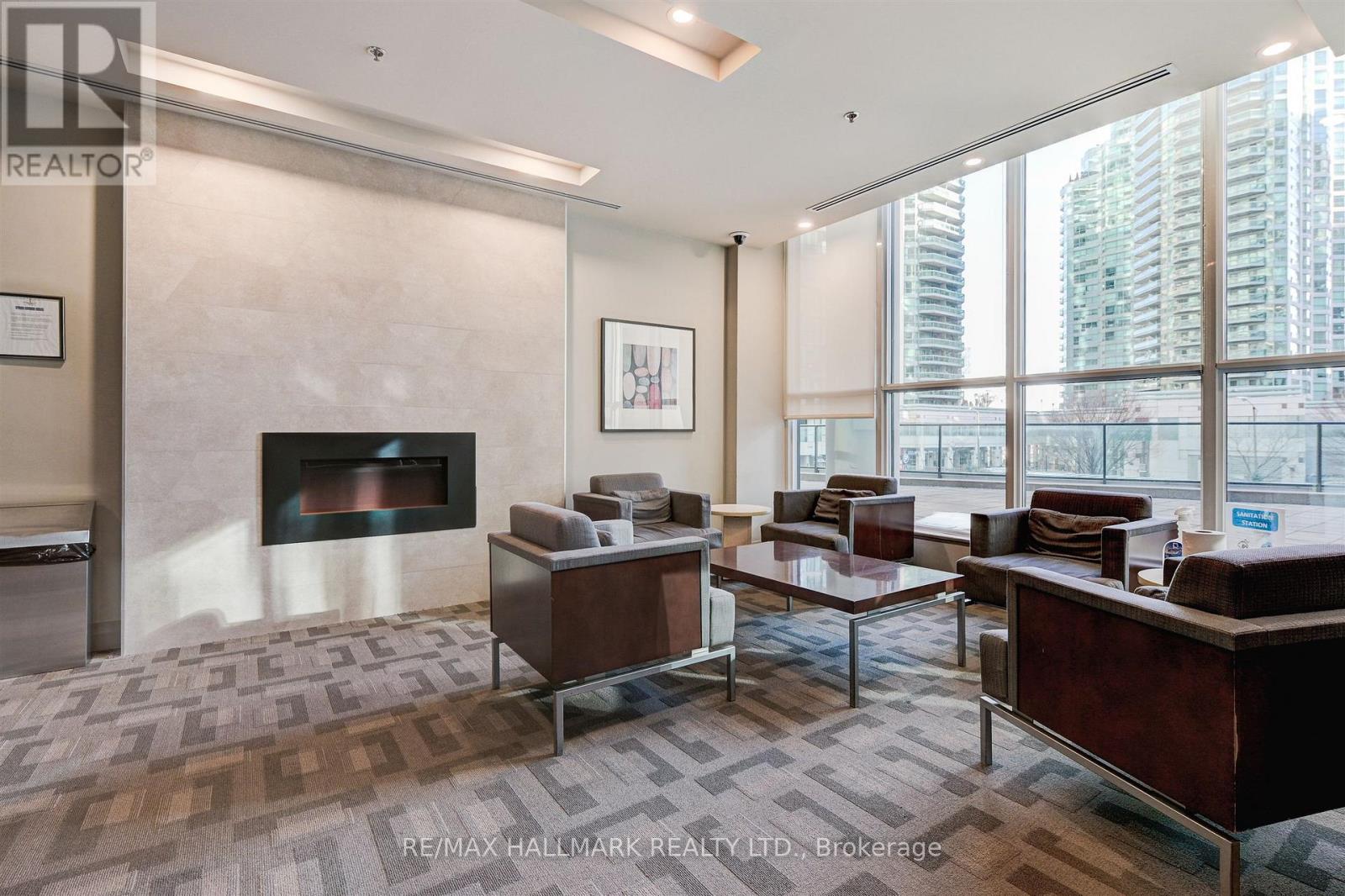 #2211 18 HARBOUR STREET - 35