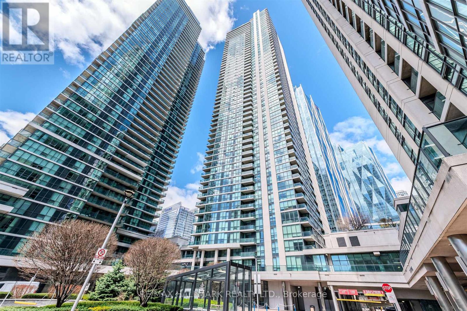 #2211 18 HARBOUR STREET - 42