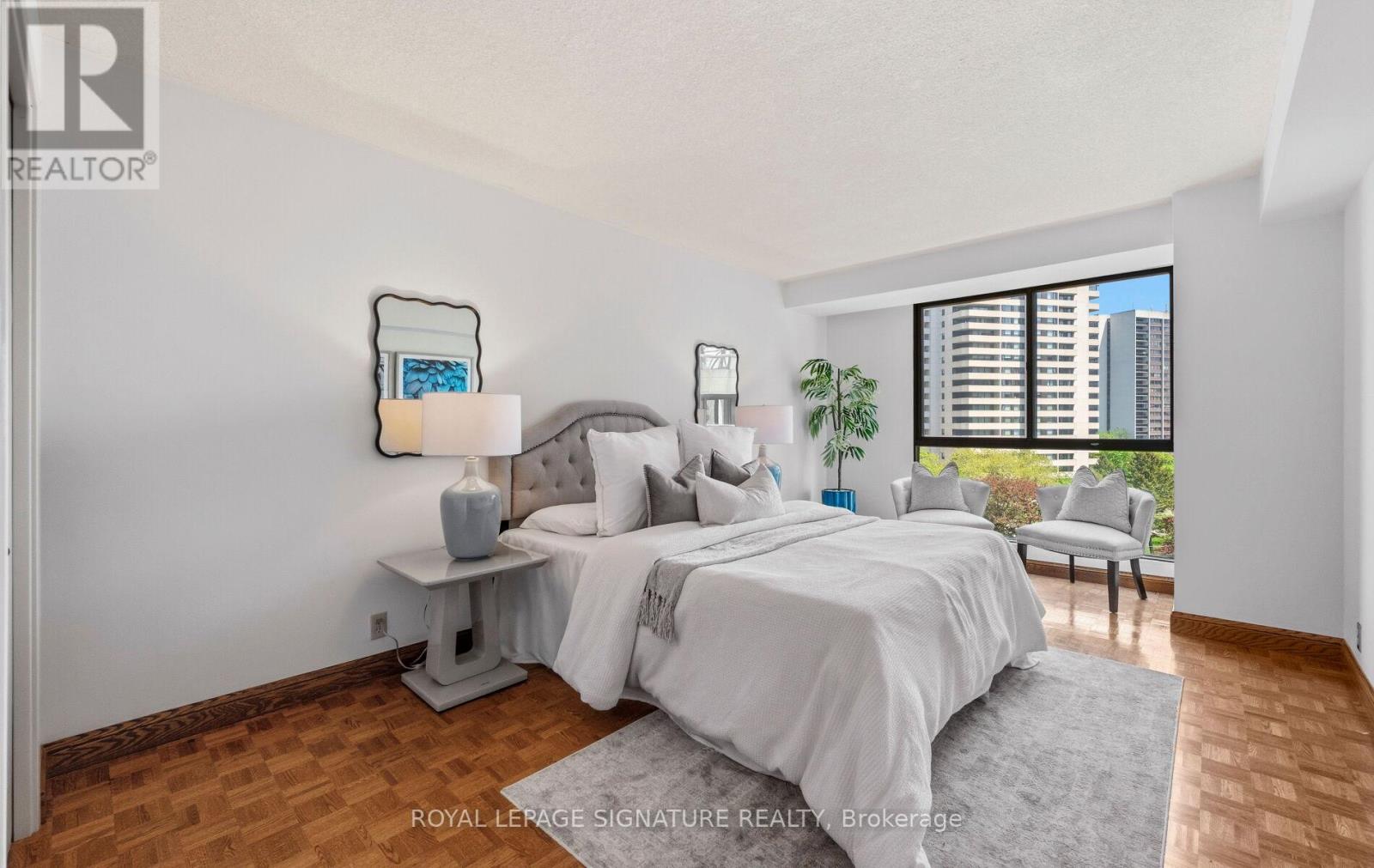 #805 3 CONCORDE PLACE - 23