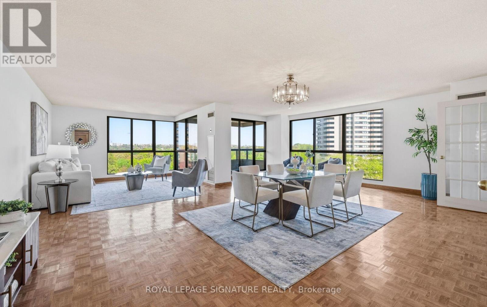 #805 3 CONCORDE PLACE - Image 3