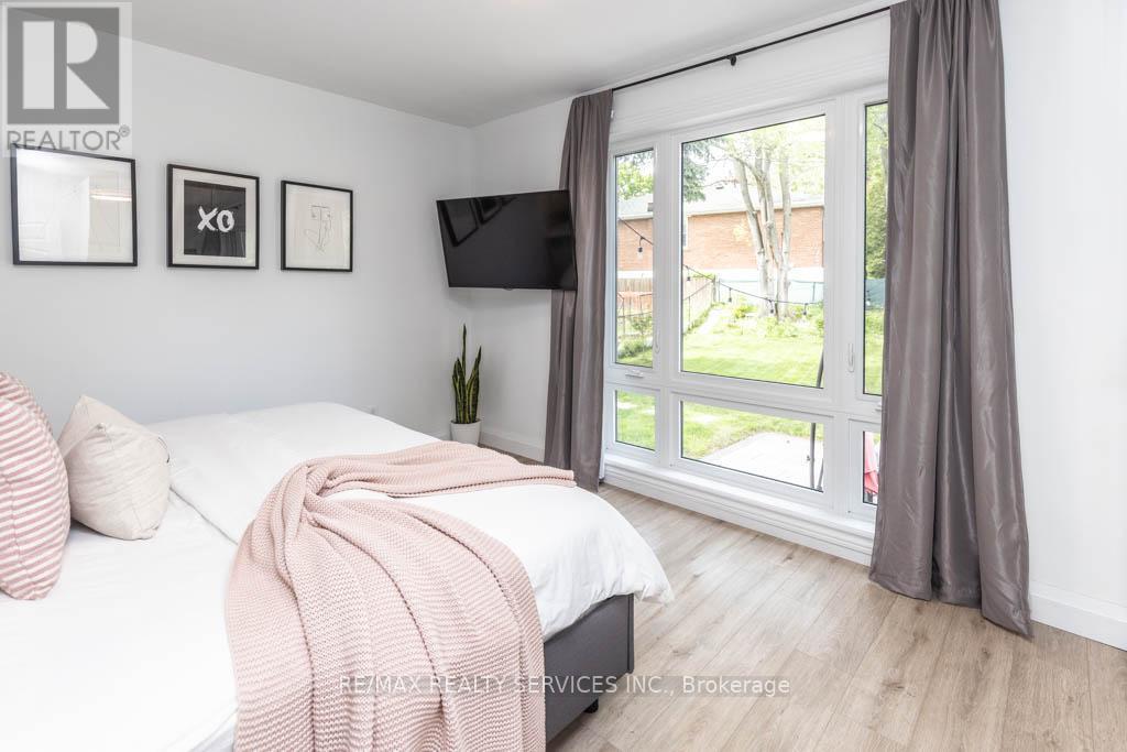 126 ROEBUCK DRIVE - 13