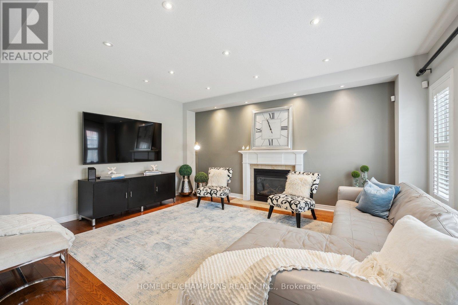 12 DRISCOLL DRIVE - 11