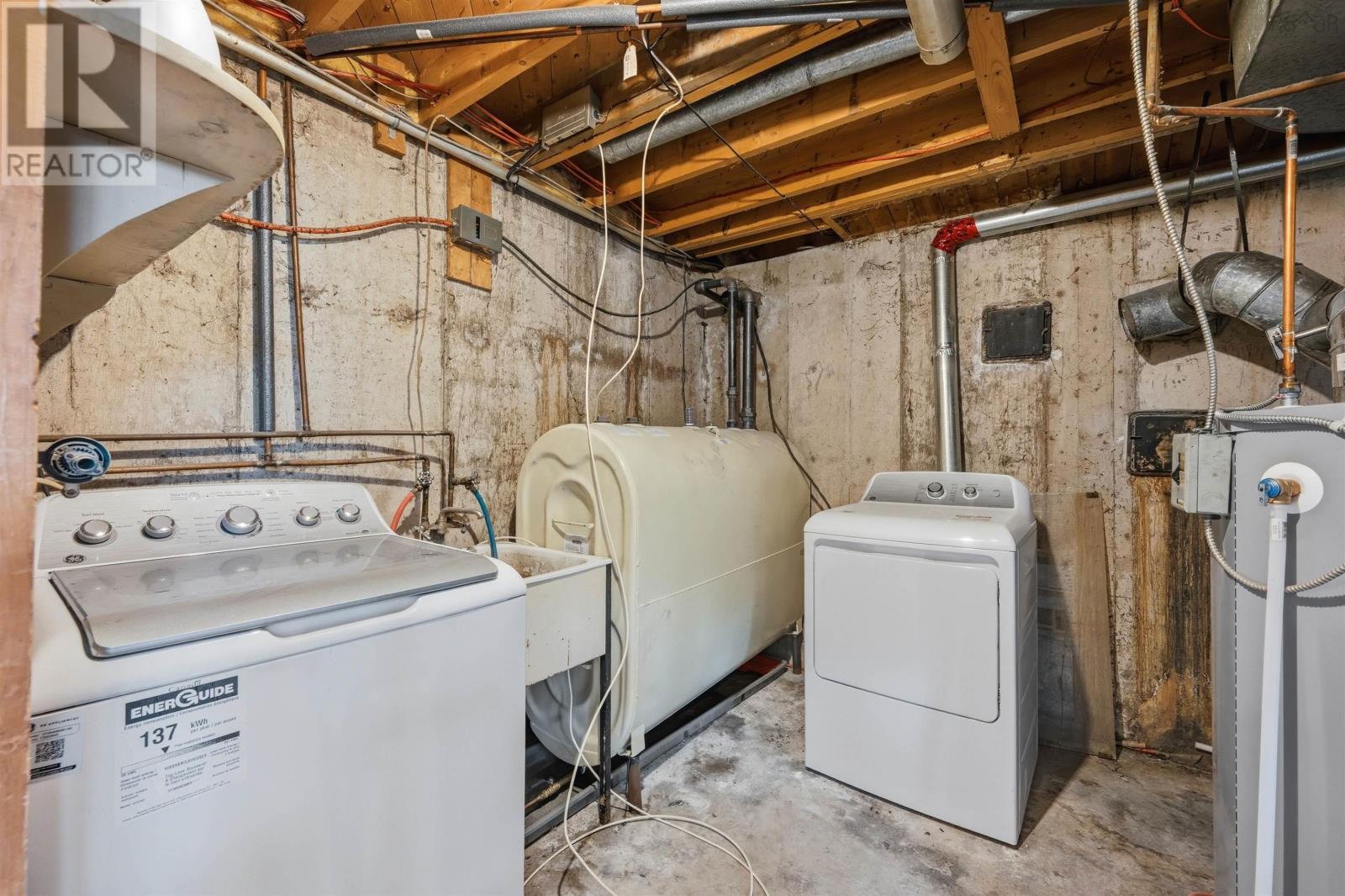 4 Dunrobin Drive - 34