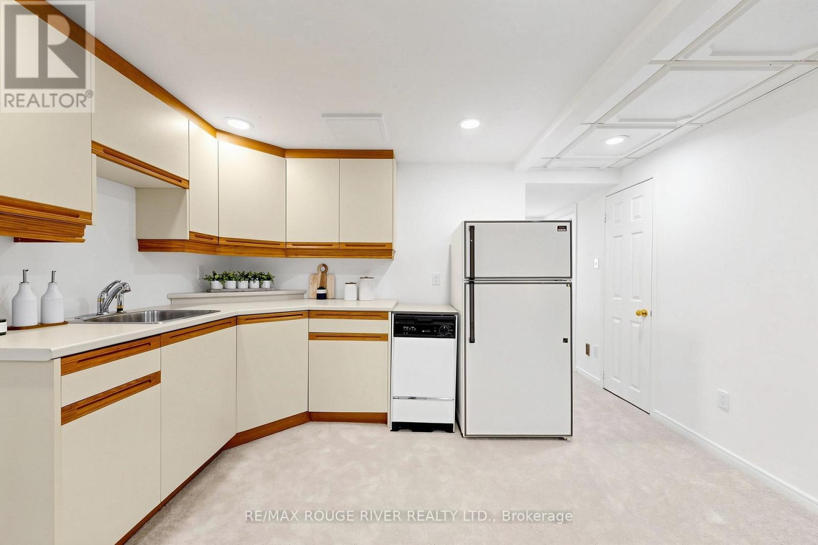 1110 TIMBER COURT - 33