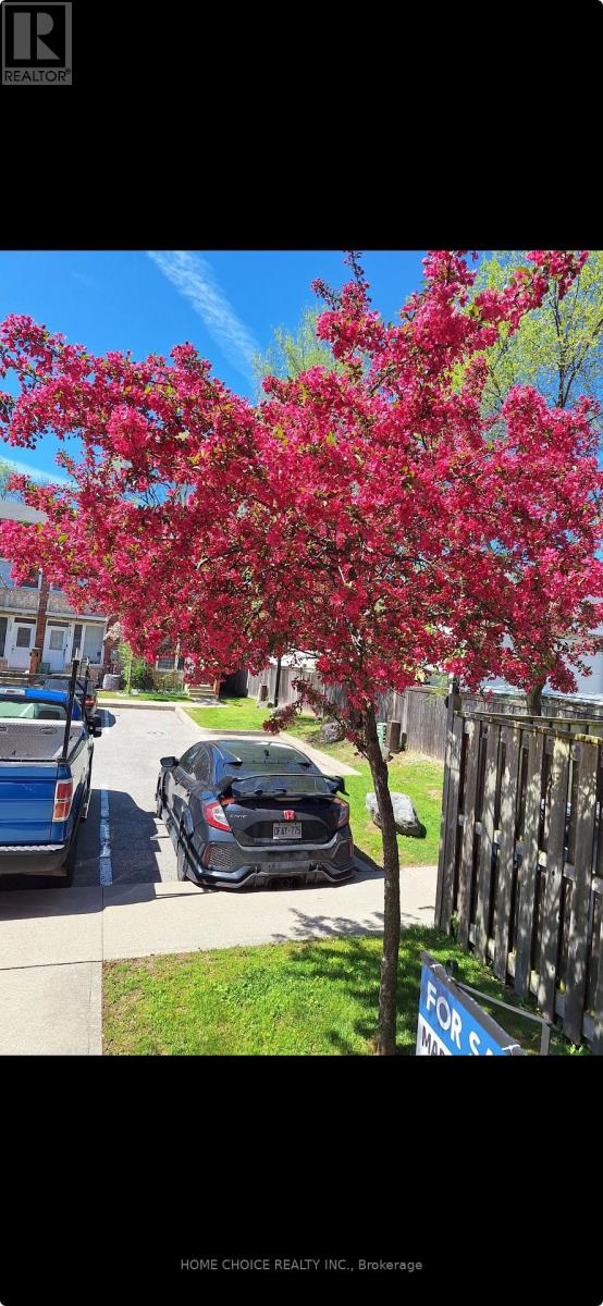 #121 10 FAIRWOOD CRESCENT - 23