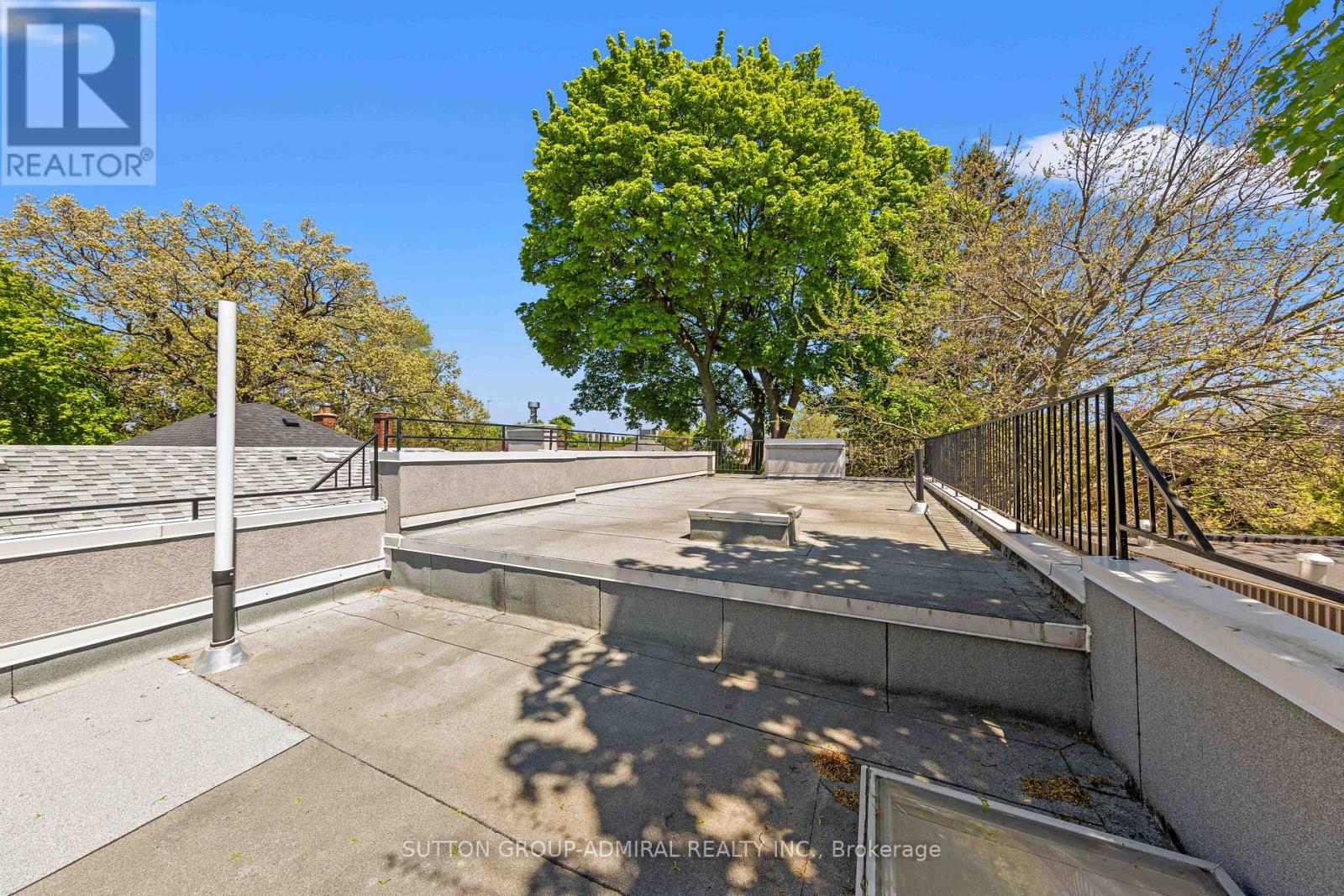 35 BEECHWOOD DRIVE - 37