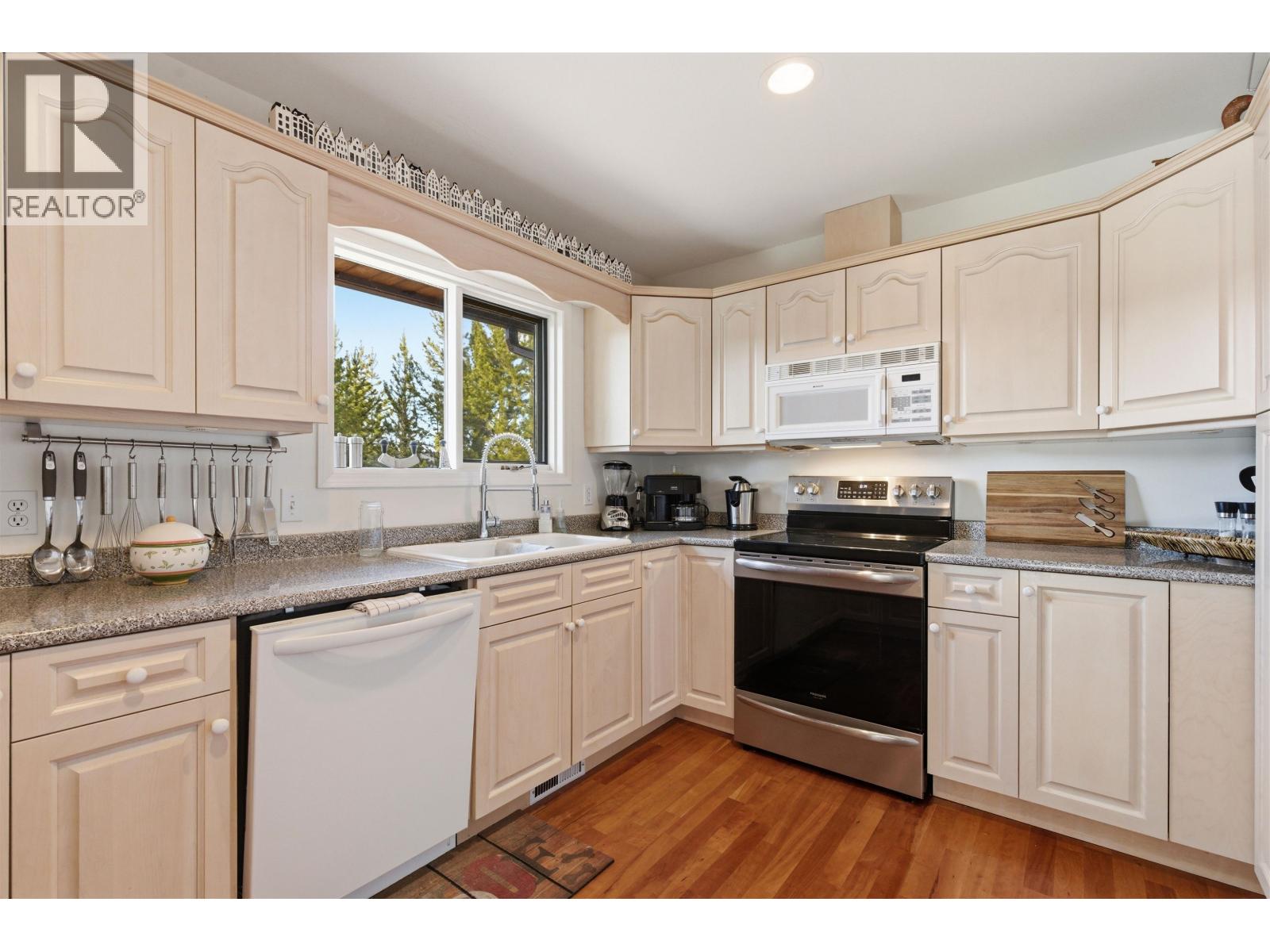 6693 SVEN ROAD - 25