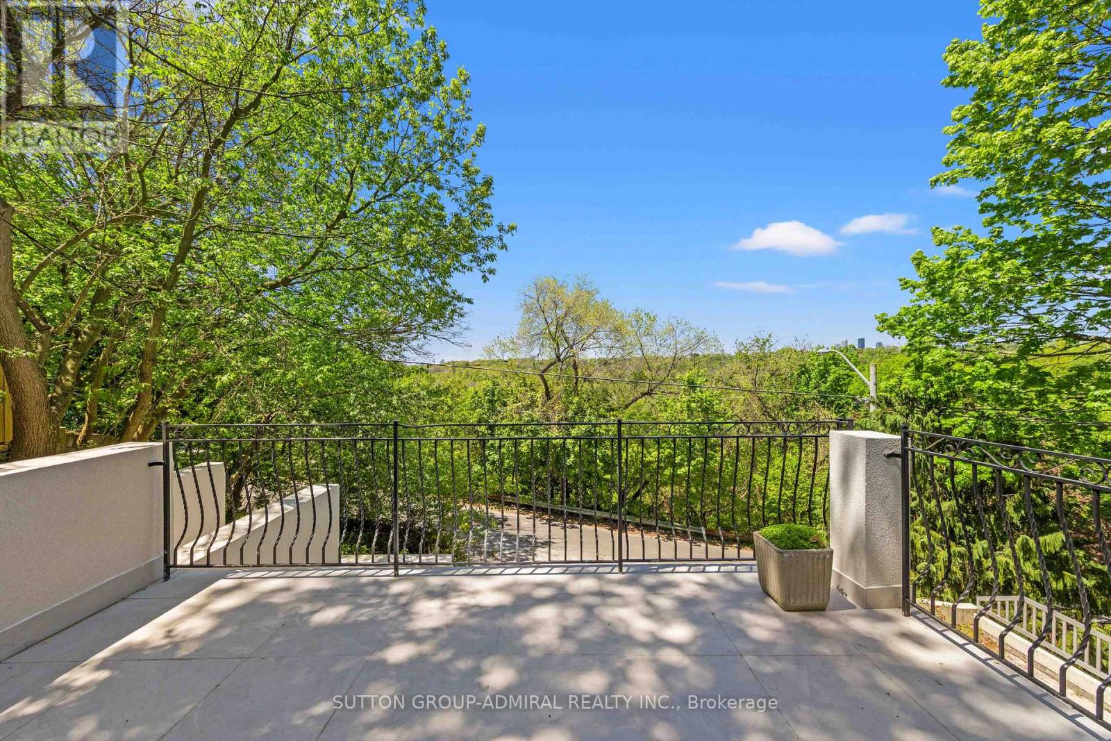35 BEECHWOOD DRIVE - 5