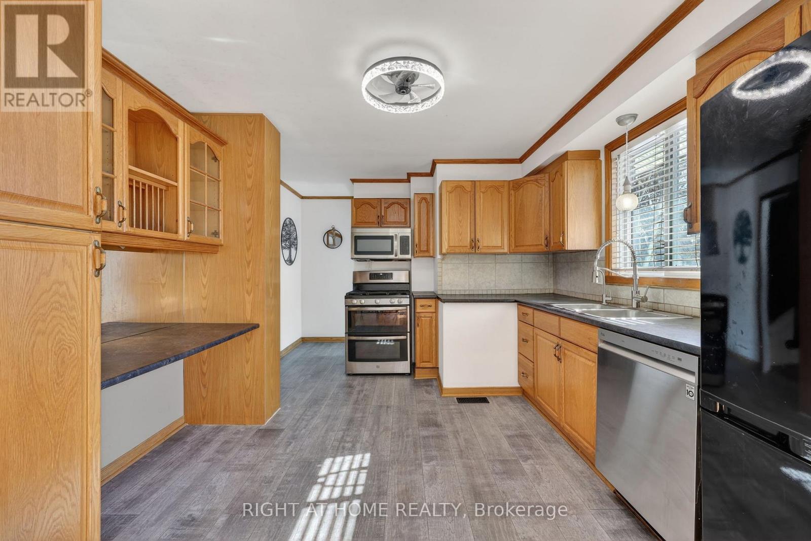 246 CALFORD STREET - 8