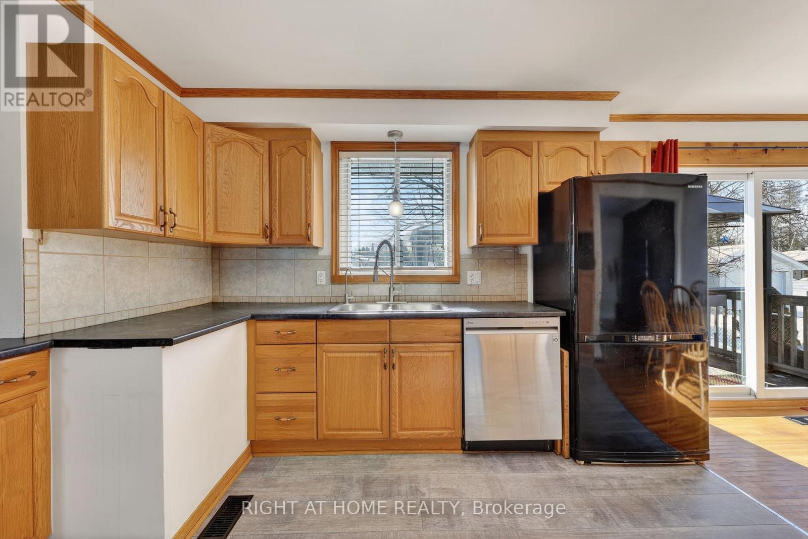 246 CALFORD STREET - 10