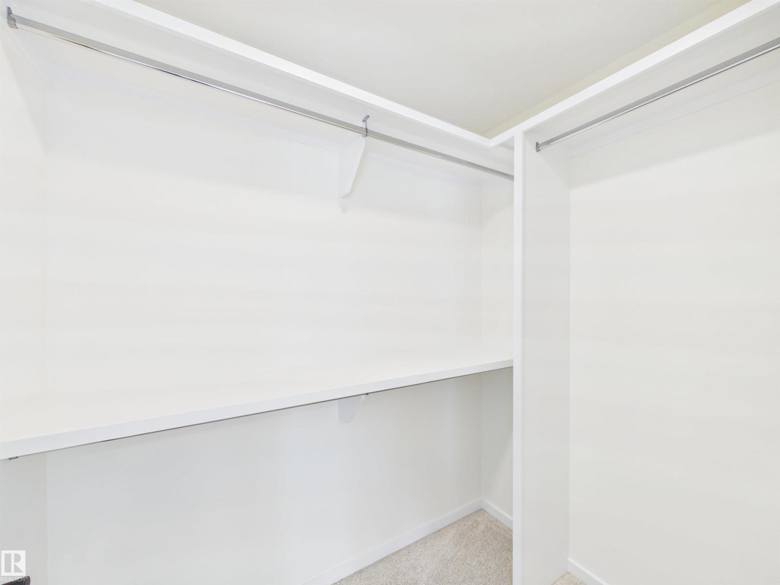 1092 MCLEOD AV - 34