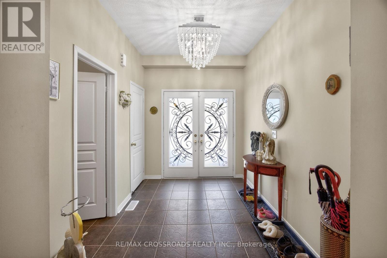 586 OLDMAN ROAD - 3
