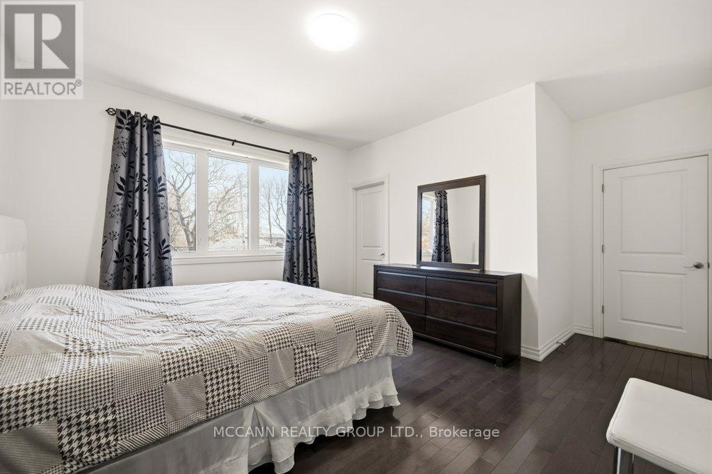 124 SCARBORO CRESCENT - 32