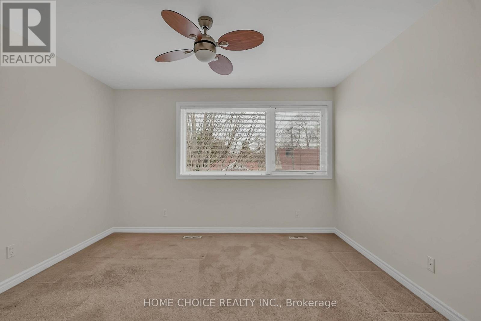 #121 10 FAIRWOOD CRESCENT - 12