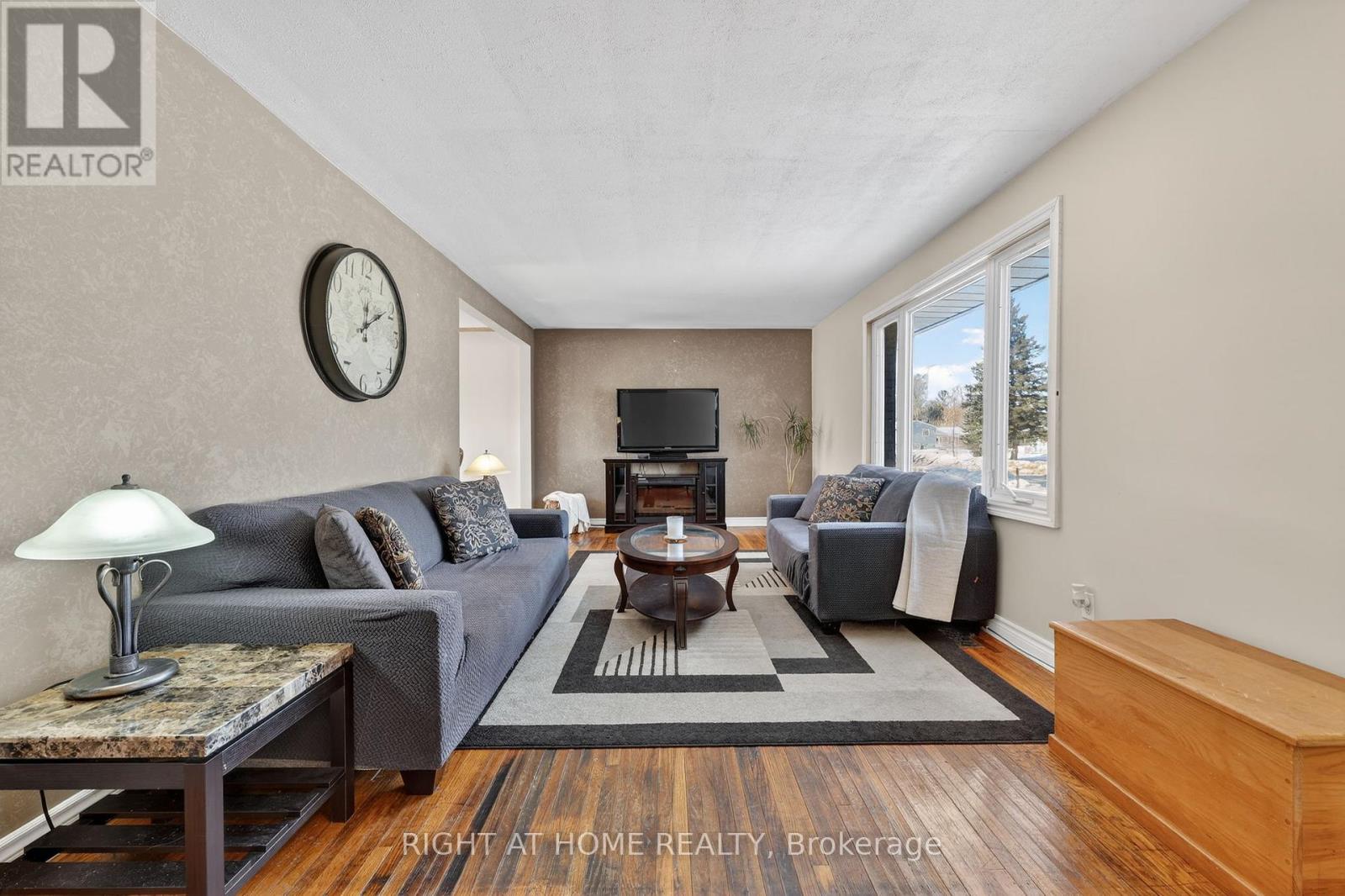 246 CALFORD STREET - 6