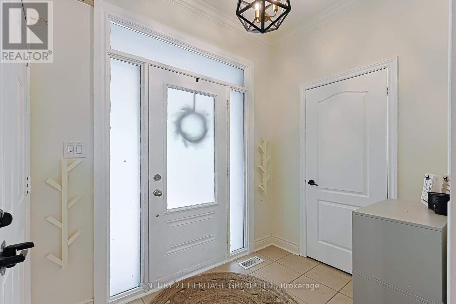 996 OAKTREE CRESCENT - 5