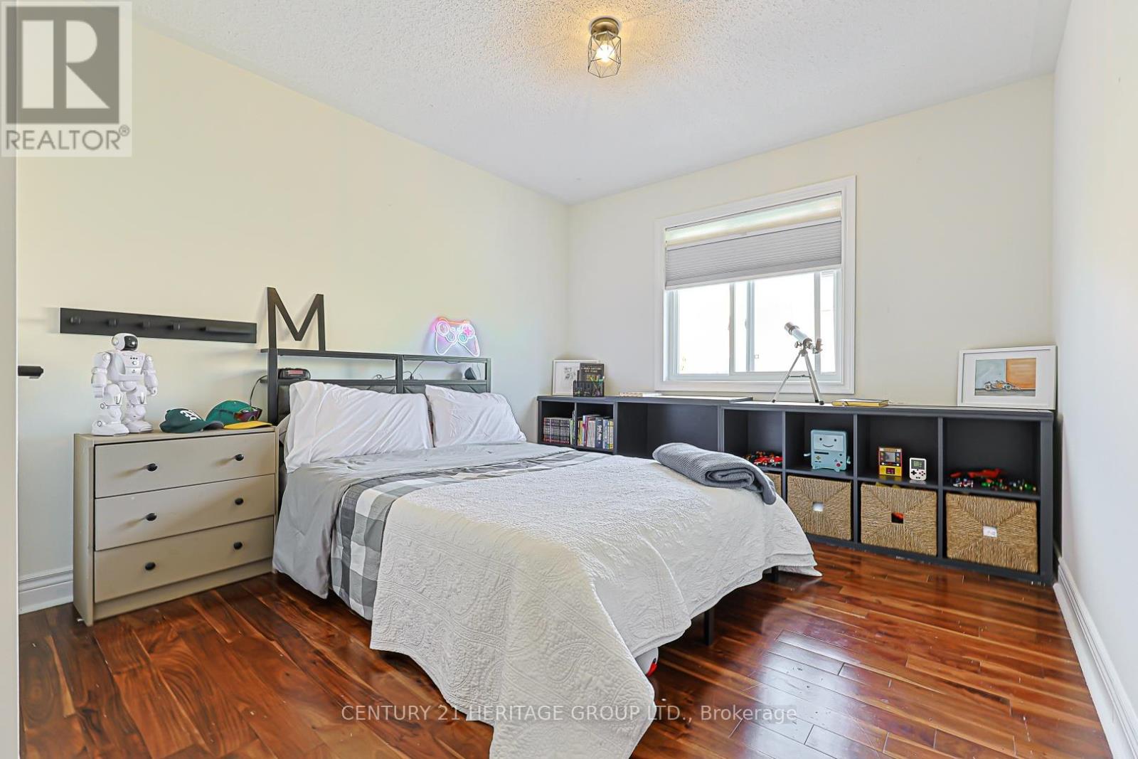 996 OAKTREE CRESCENT - 28