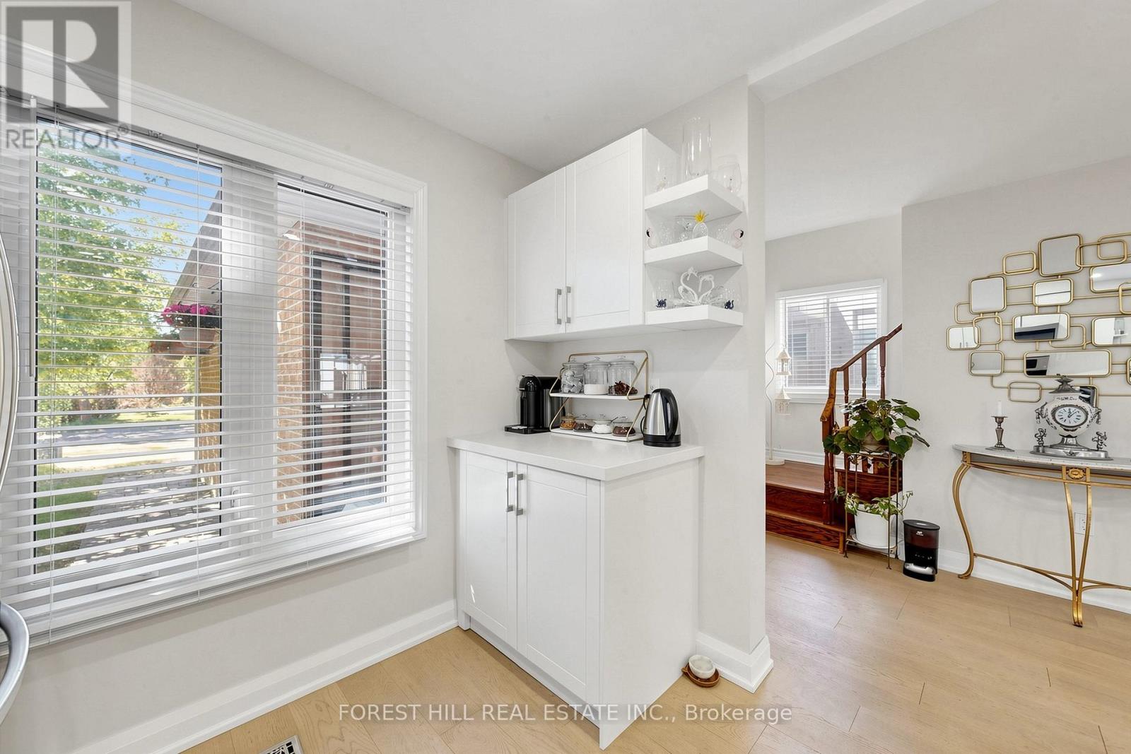 44 LUND STREET N - 18