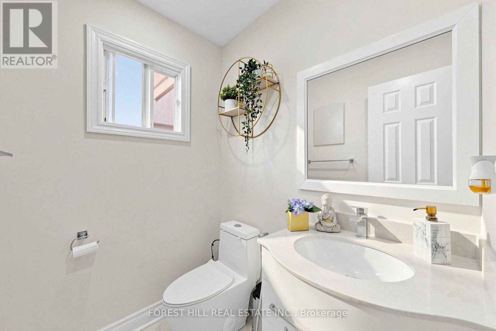 44 LUND STREET N - 20