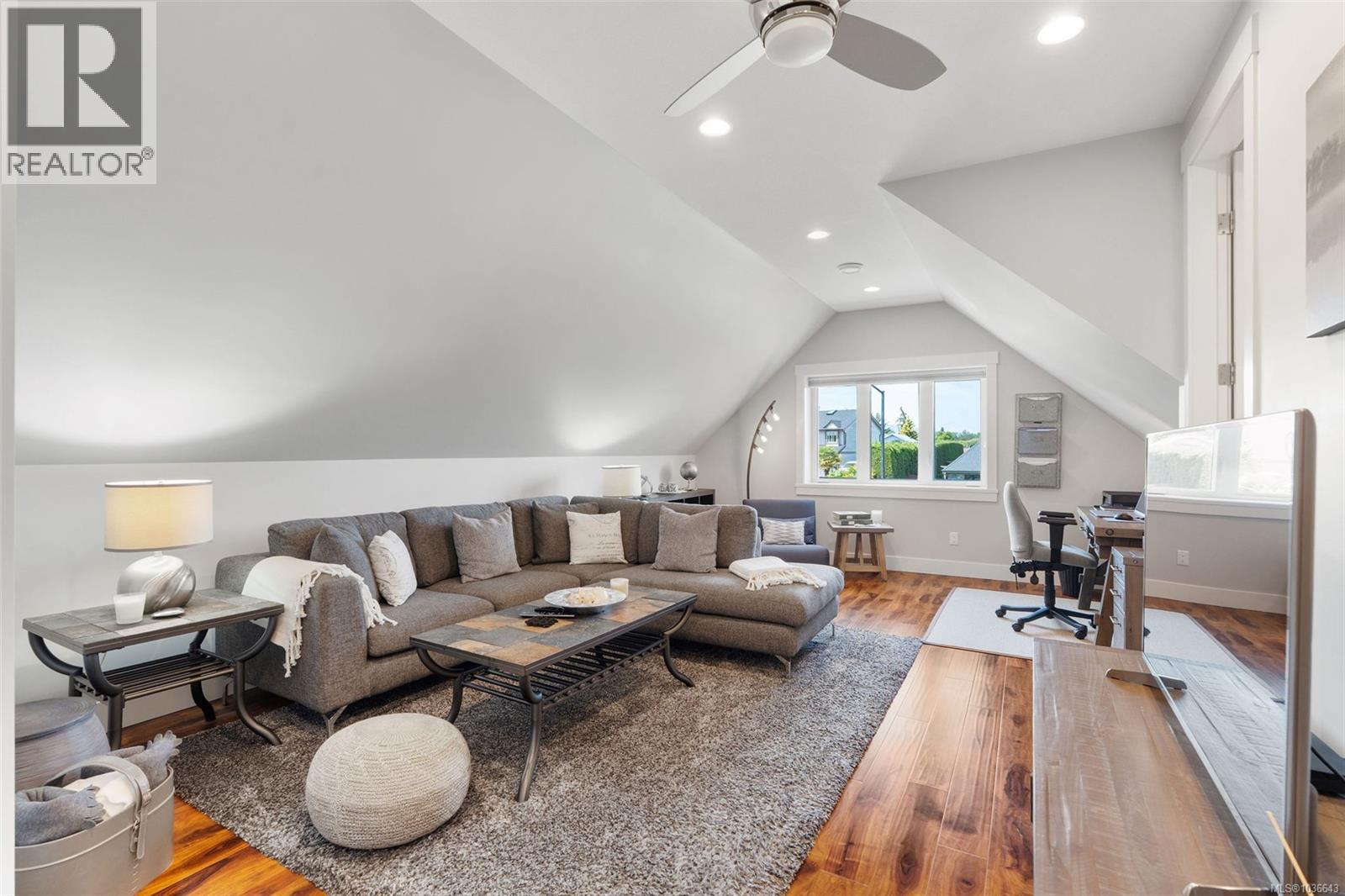694 Lowry's Rd, French Creek