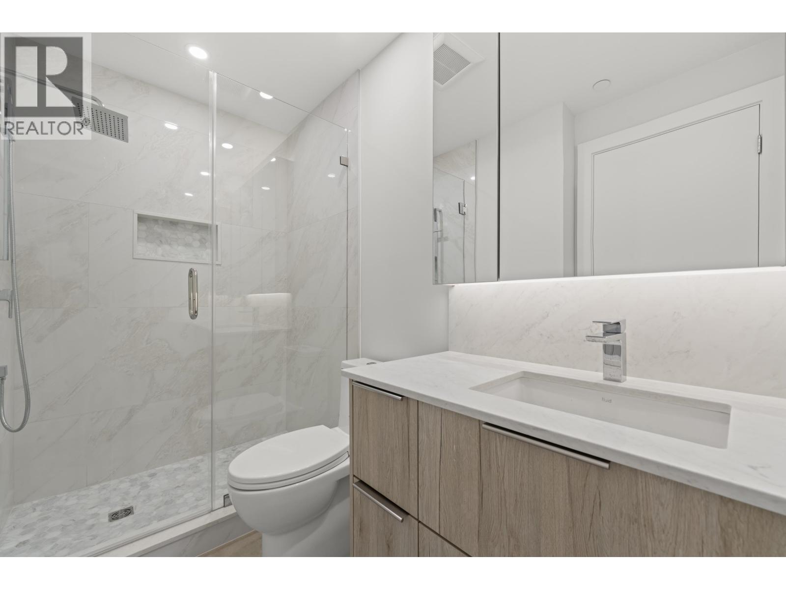 305 423 6TH STREET, West Vancouver
