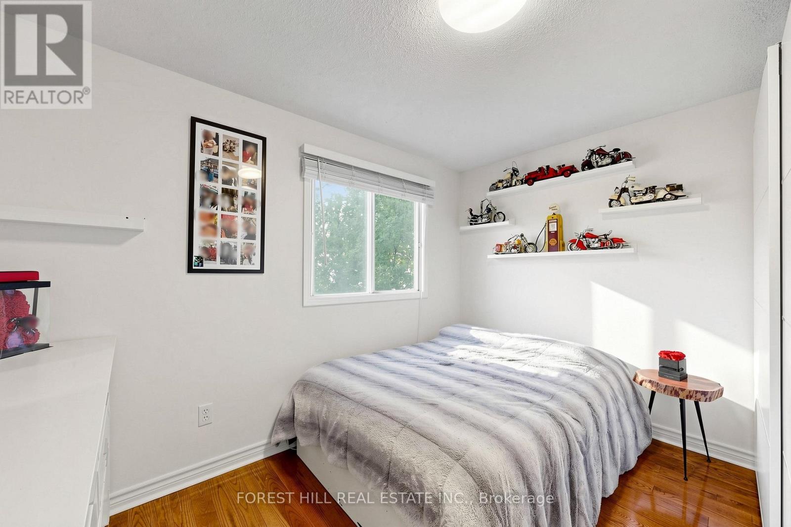 44 LUND STREET N - 32