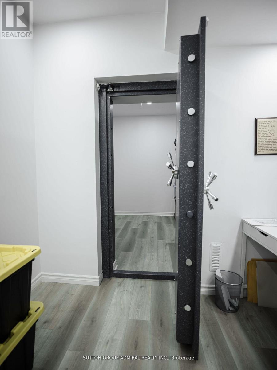 62 BOND CRESCENT - 39