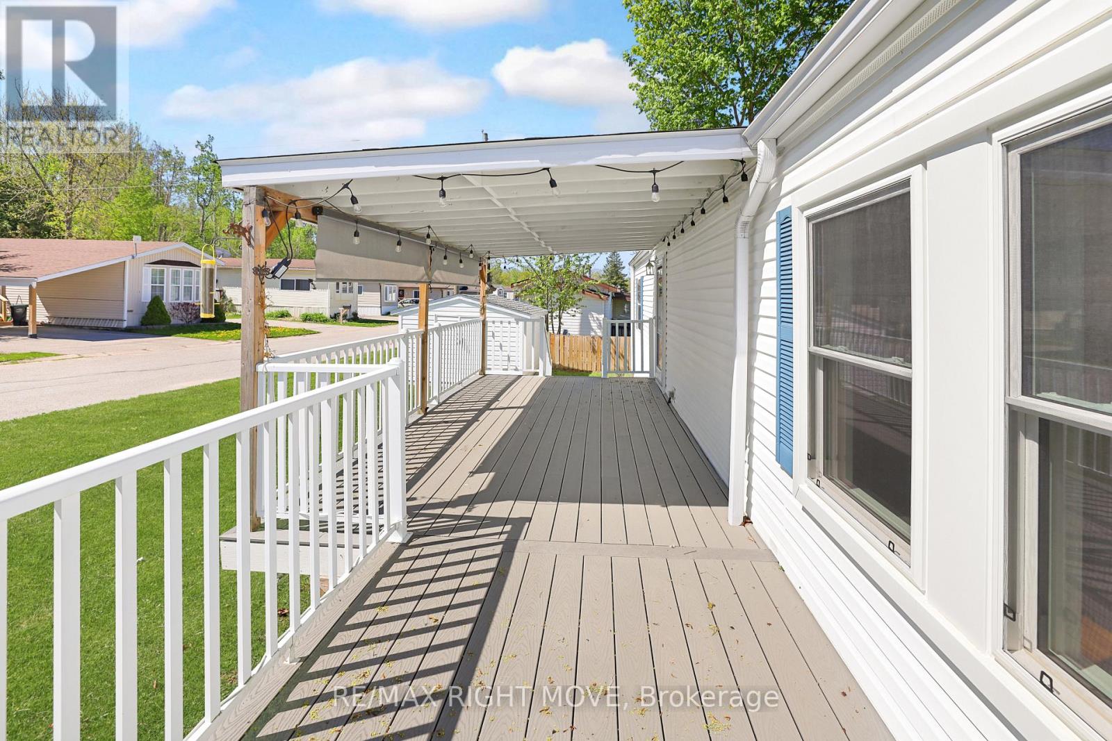 4041 ASH CRESCENT - 13