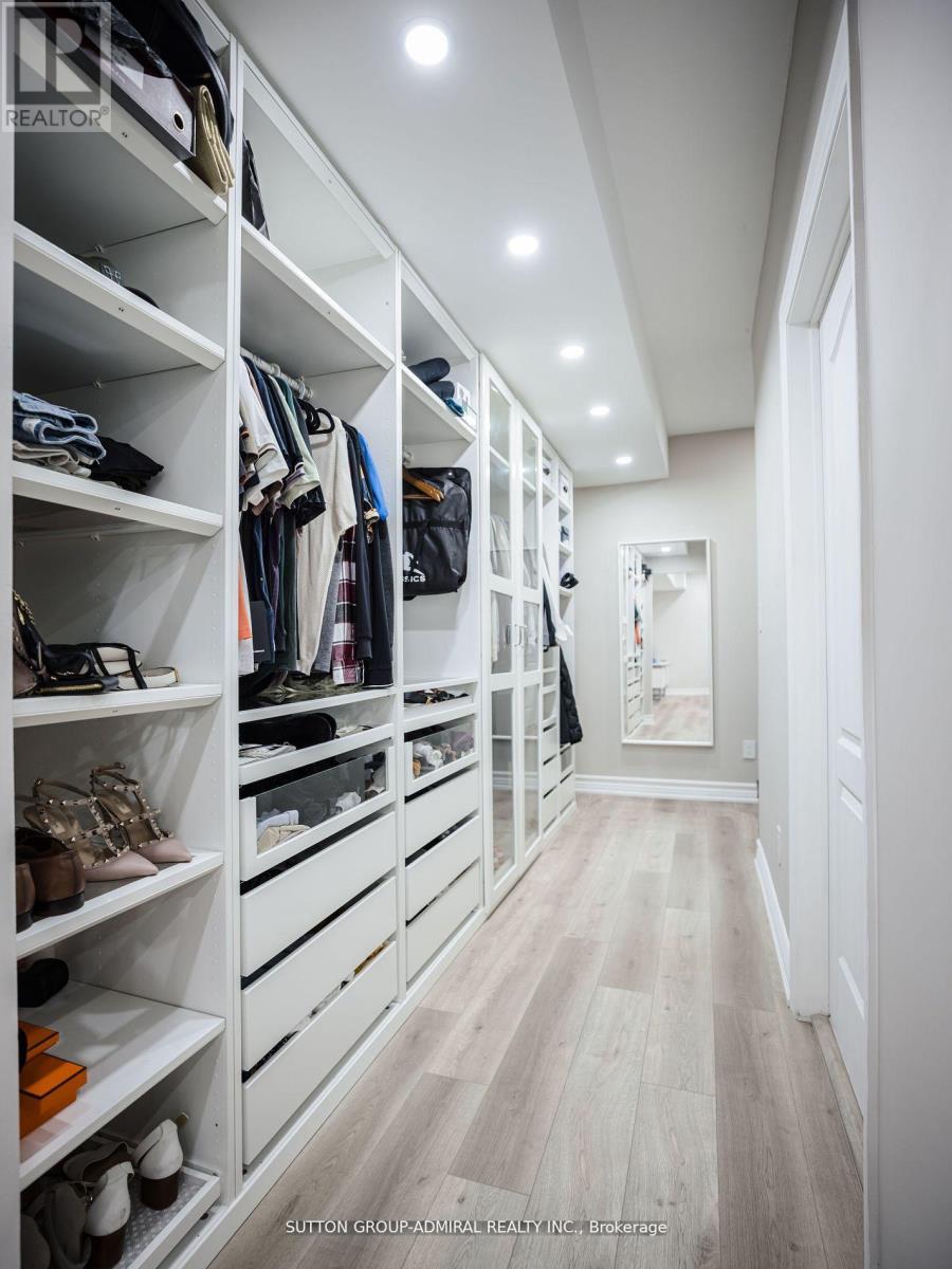 62 BOND CRESCENT - 35