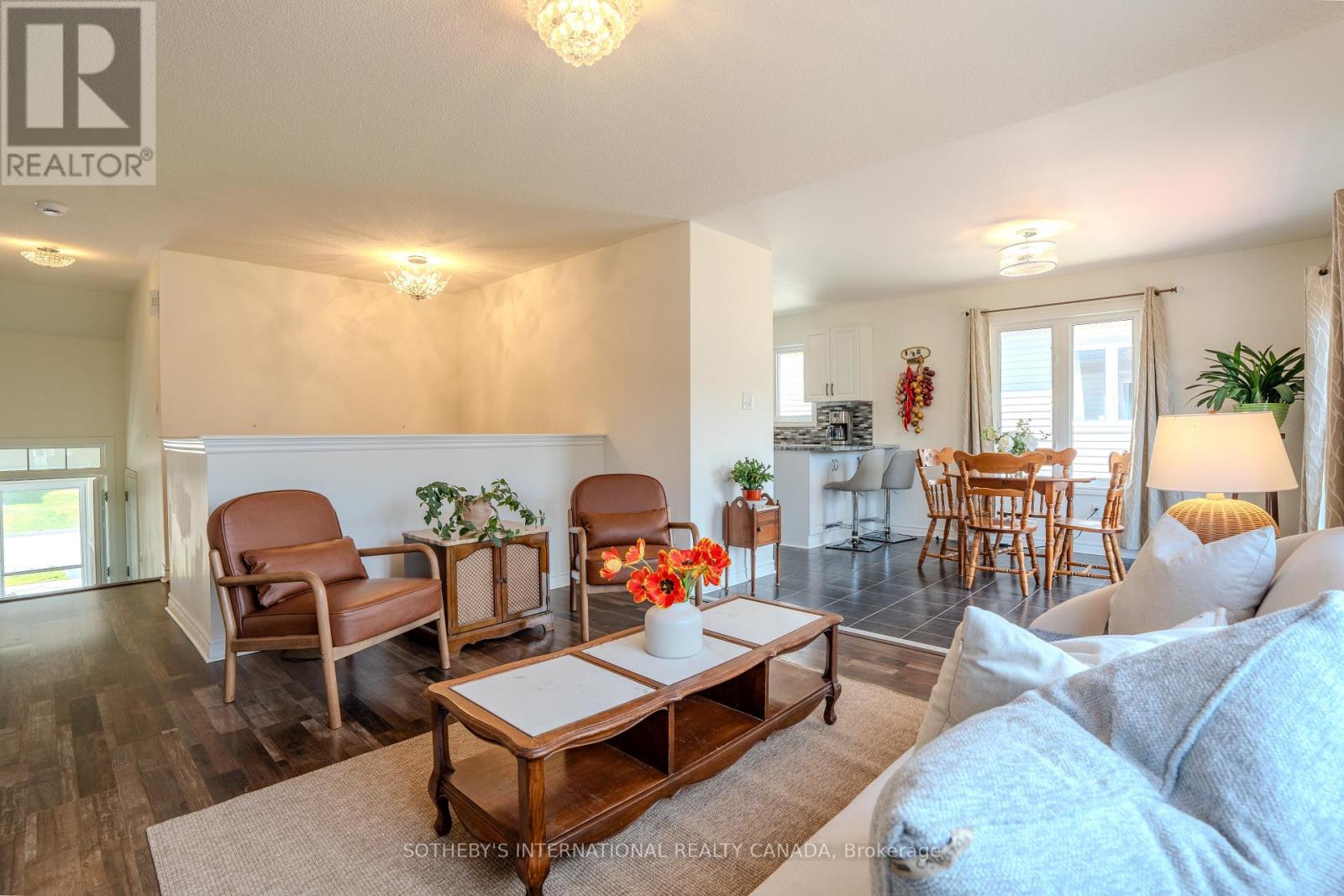 19 GRAND POPLAR LANE - 8
