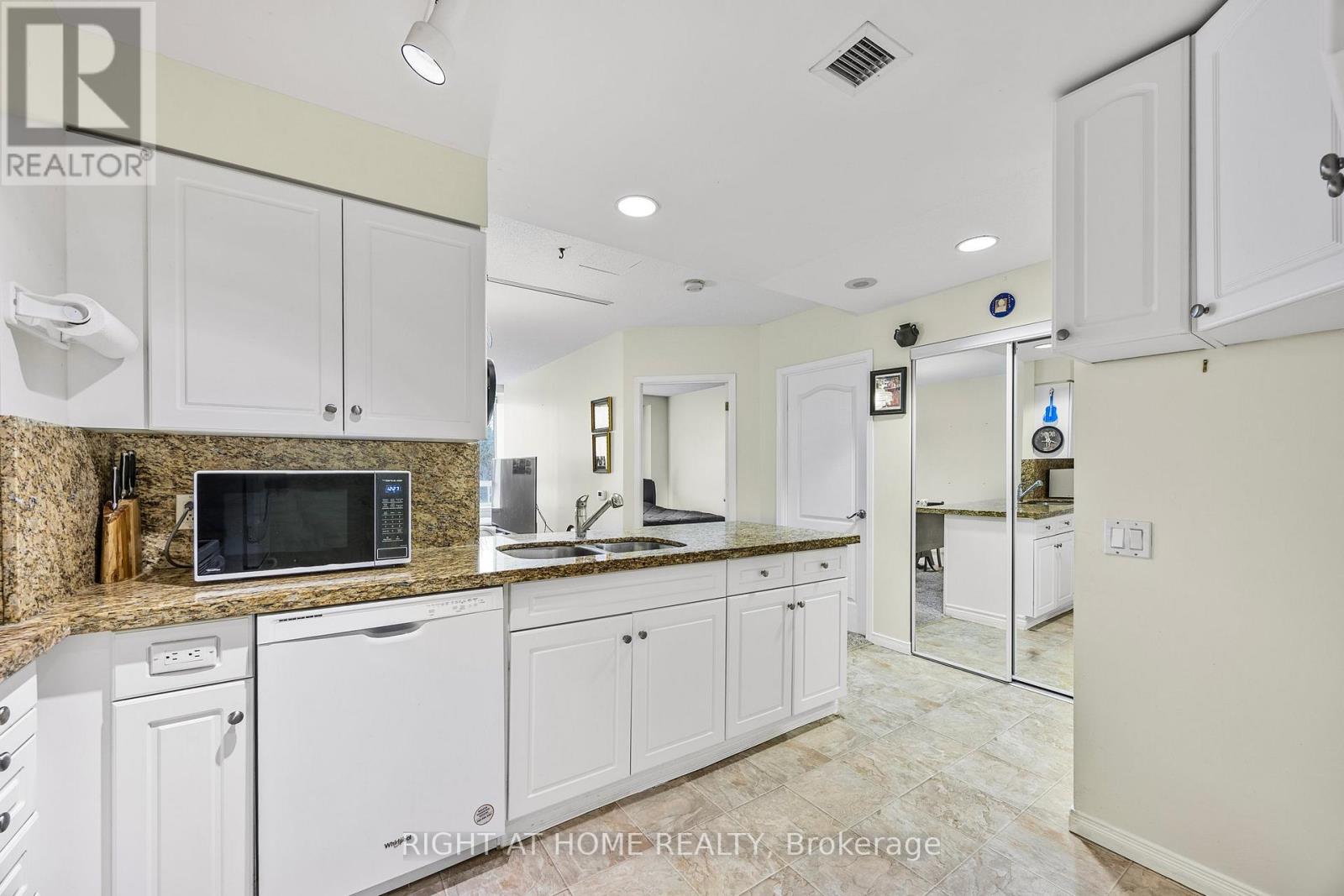 #53 74 ROSS STREET - 4