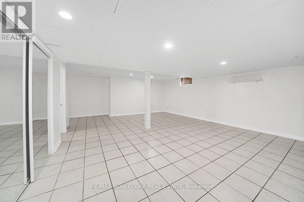 66 STONEYBROOK CRESCENT - 33