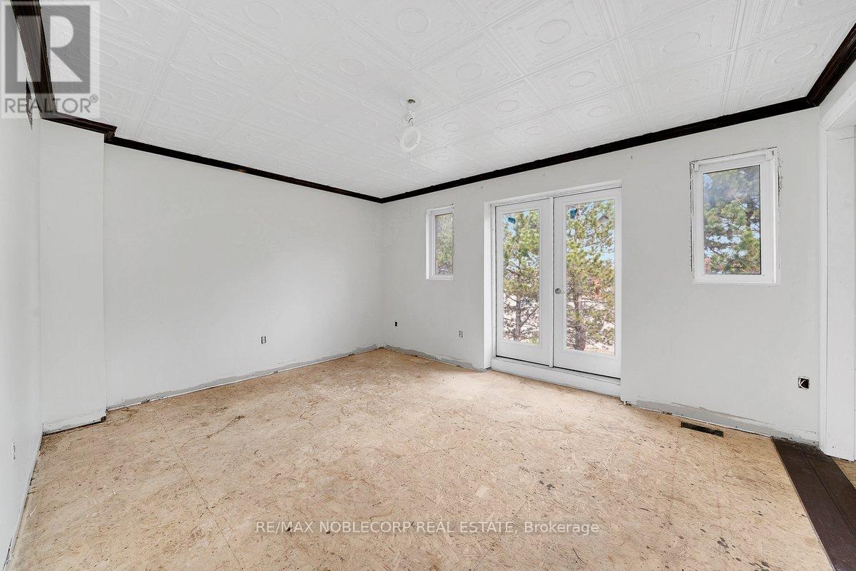 66 STONEYBROOK CRESCENT - 24