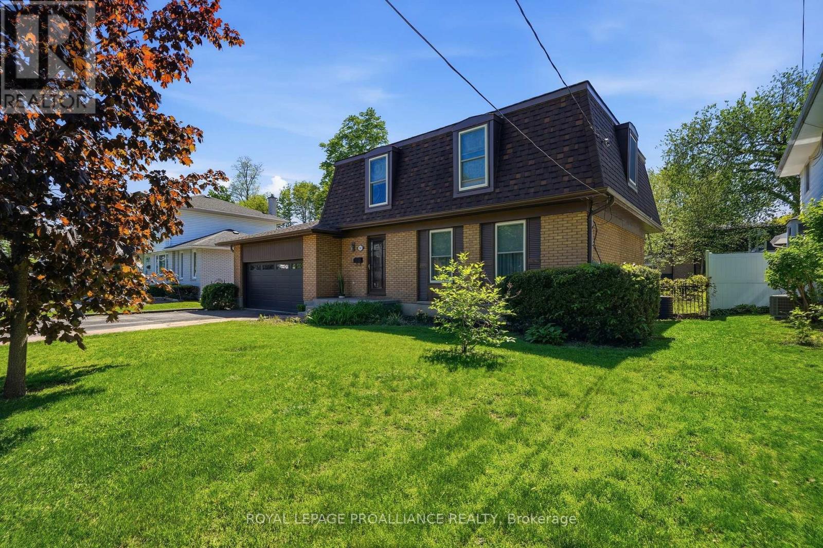 14 FOREST HILL CRESCENT - 3