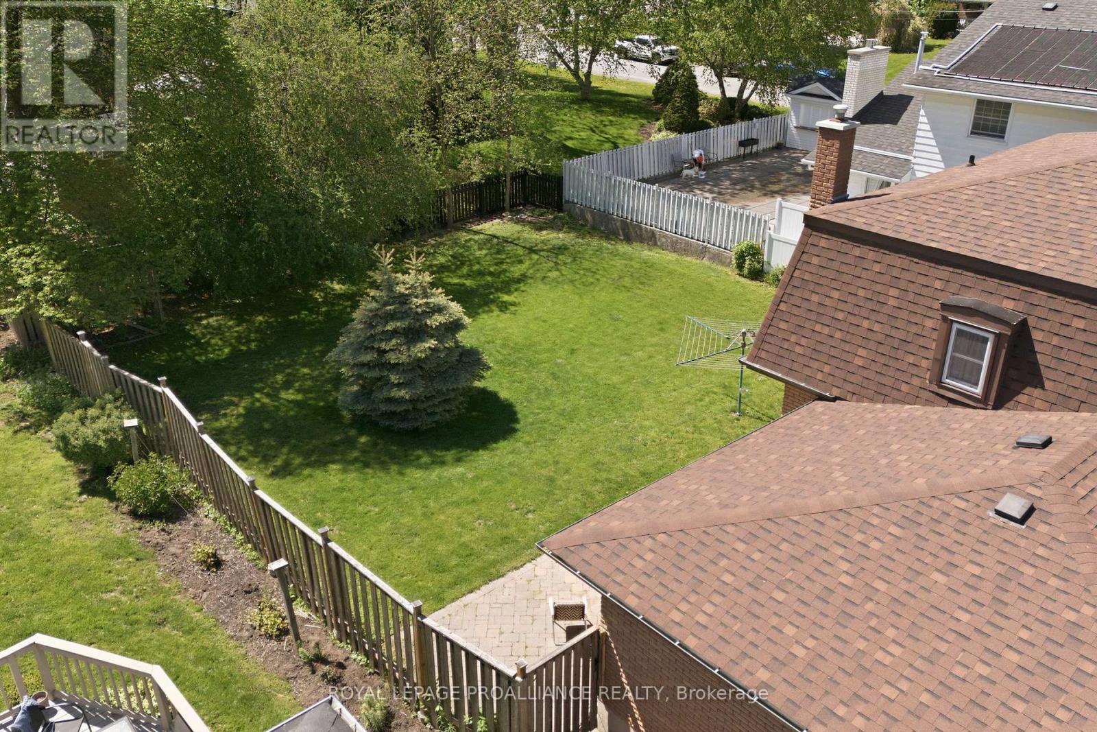 14 FOREST HILL CRESCENT - 4